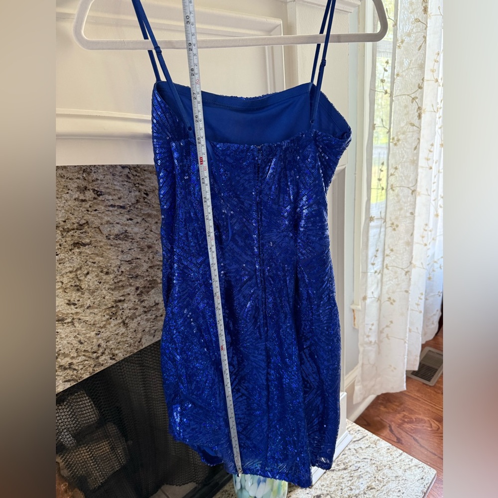Amazing blue shimmery dress, size 7/8 in teens